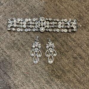 Elegant Silver Jewelry Set